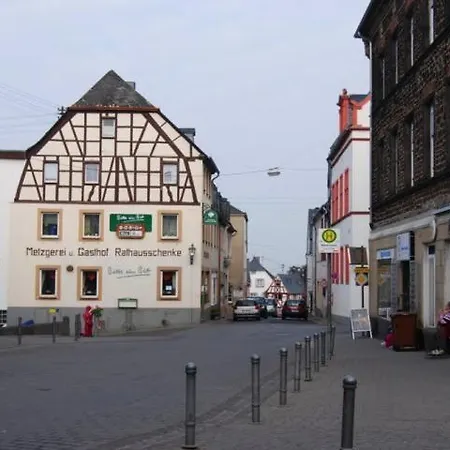 Rathausschenke 여관 Münstermaifeld